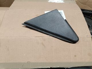 bontott FORD FIESTA V Jobb első Ajtókeret Burkolat