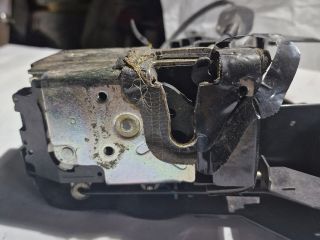 bontott FORD FIESTA V Jobb első Ajtózár