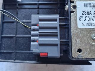 bontott FORD FIESTA V Jobb első Ajtózár