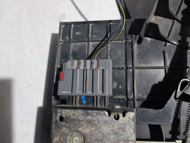 bontott FORD FIESTA V Jobb első Ajtózár