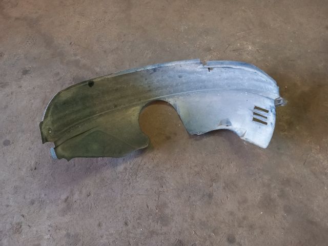 bontott FORD FIESTA V Jobb első Első Dobbetét (Kerékjárati, Műanyag)