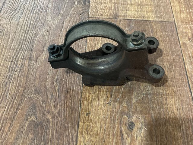 bontott FORD FIESTA V Jobb első Féltengely Tartó