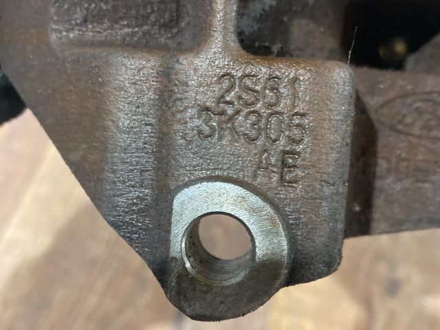 bontott FORD FIESTA V Jobb első Féltengely Tartó