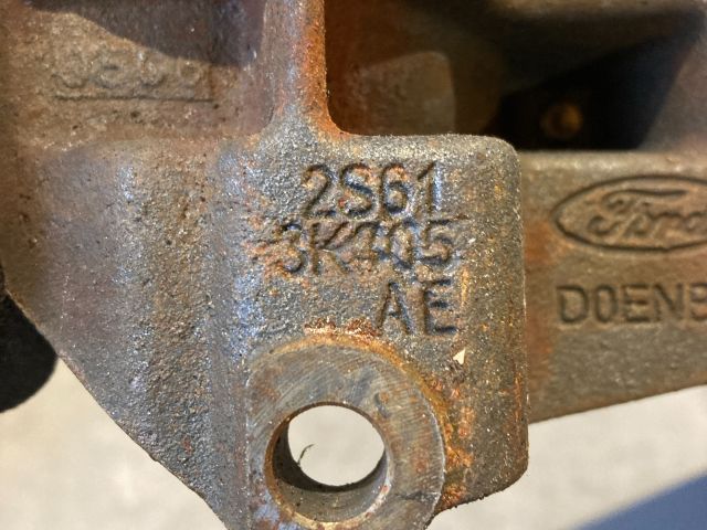 bontott FORD FIESTA V Jobb első Féltengely Tartó