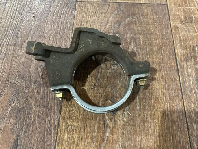 bontott FORD FIESTA V Jobb első Féltengely Tartó