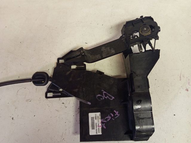 bontott FORD FIESTA V Jobb első Központizár Motor