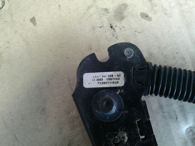 bontott FORD FIESTA V Jobb első Övfeszítő