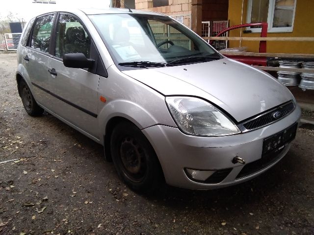 bontott FORD FIESTA V Jobb első Sárvédő Gumi