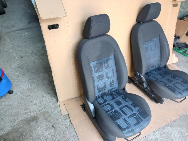 bontott FORD FIESTA V Jobb első Ülés