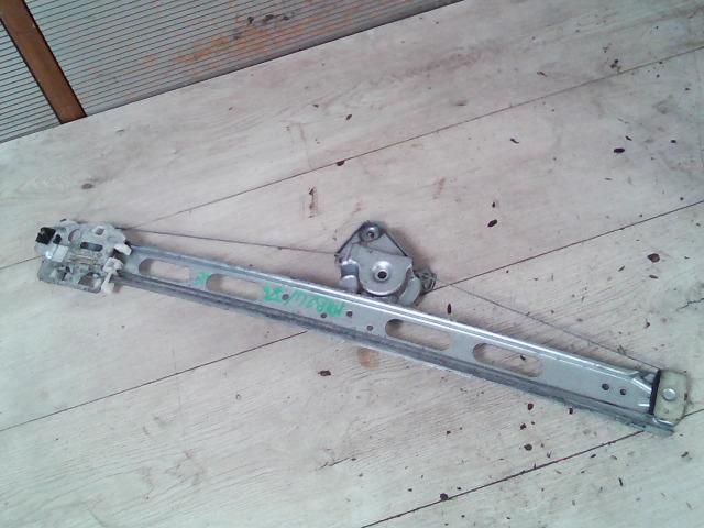 bontott FORD FIESTA V Jobb hátsó Ablakemelő Szerkezet (Elektromos)