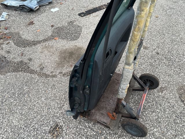 bontott FORD FIESTA V Jobb hátsó Ajtó (Részeivel)