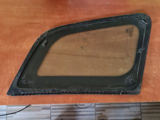 bontott FORD FIESTA V Jobb hátsó Fixüveg (Ajtóban)