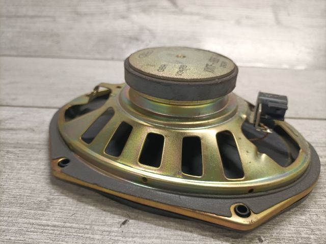 bontott FORD FIESTA V Jobb hátsó Hangszóró