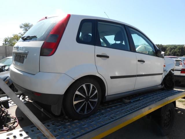 bontott FORD FIESTA V Jobb hátsó Sárvédő Gumi