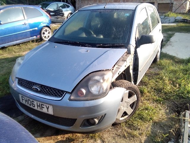 bontott FORD FIESTA V Jobb hátsó Sárvédő