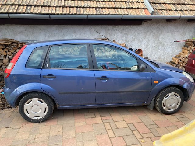 bontott FORD FIESTA V Jobb hátsó Zárbetét