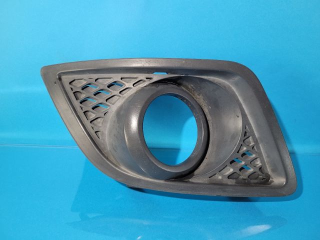 bontott FORD FIESTA V Jobb Ködfényszóró Lámpakeret