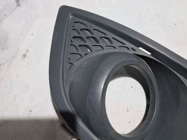 bontott FORD FIESTA V Jobb Ködfényszóró Lámpakeret