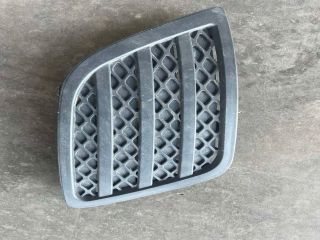 bontott FORD FIESTA V Jobb Ködlámpa Rács