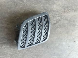 bontott FORD FIESTA V Jobb Ködlámpa Rács