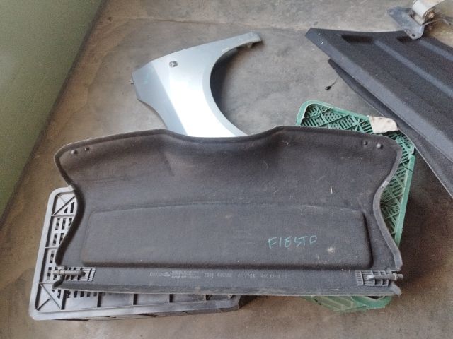 bontott FORD FIESTA V Kalaptartó