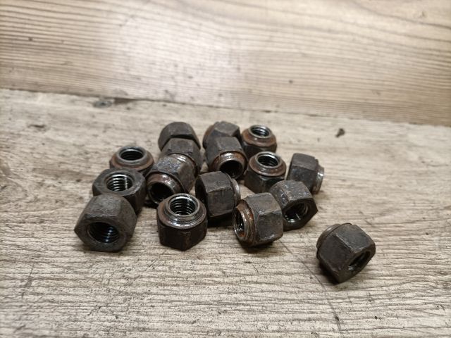 bontott FORD FIESTA V Kerék Csavar Szett