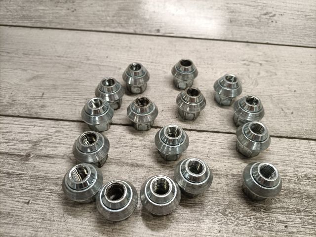 bontott FORD FIESTA V Kerék Csavar Szett