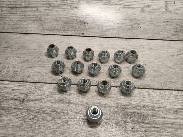 bontott FORD FIESTA V Kerék Csavar Szett