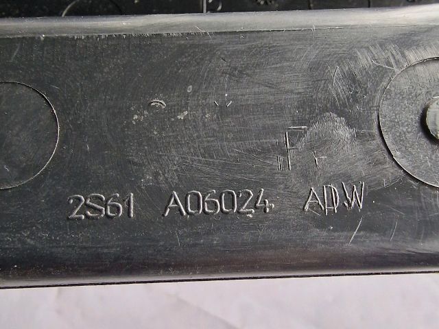 bontott FORD FIESTA V Kesztyűtartó Ajtó