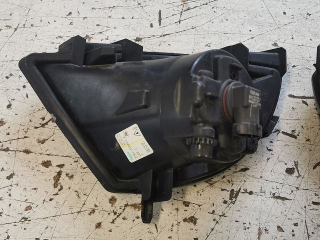 bontott FORD FIESTA V Ködfényszóró (Pozíciófüggetlen)