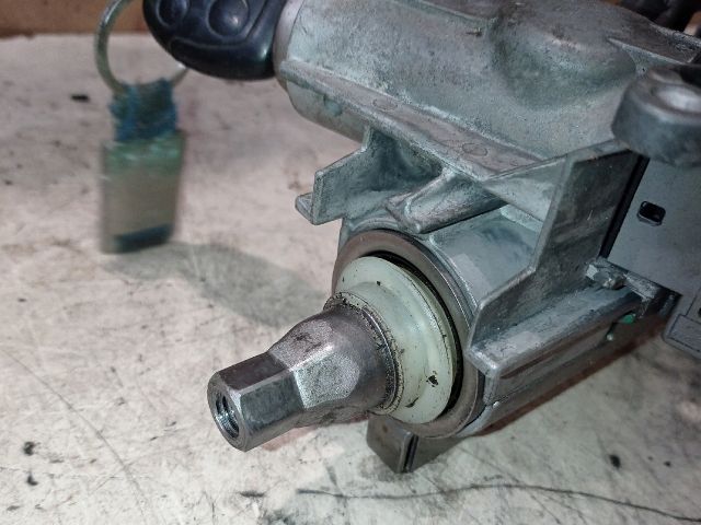 bontott FORD FIESTA V Kormányoszlop