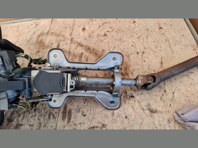 bontott FORD FIESTA V Kormányoszlop