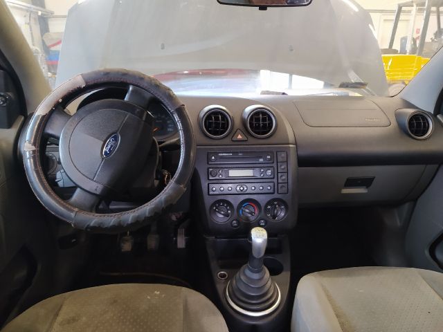 bontott FORD FIESTA V Középső Bal Szellőző