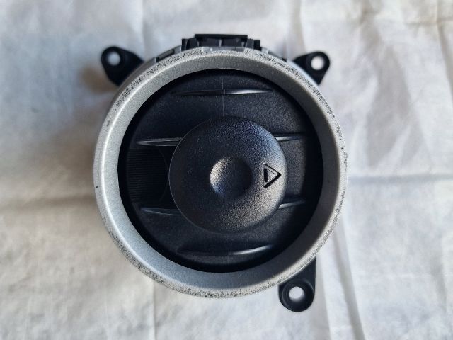 bontott FORD FIESTA V Középső Bal Szellőző