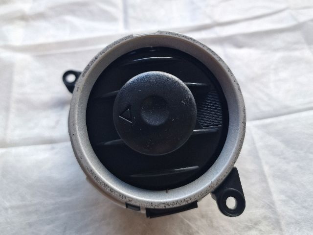 bontott FORD FIESTA V Középső Bal Szellőző