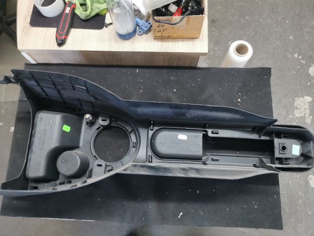 bontott FORD FIESTA V Középső Kardánbox Burkolat