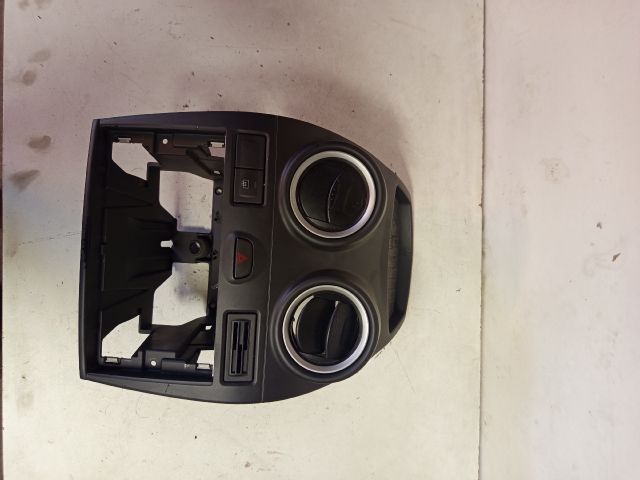 bontott FORD FIESTA V Középső Szellőző