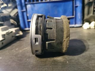 bontott FORD FIESTA V Középső Szellőző