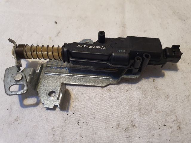 bontott FORD FIESTA V Központizár Motor Tankajtó