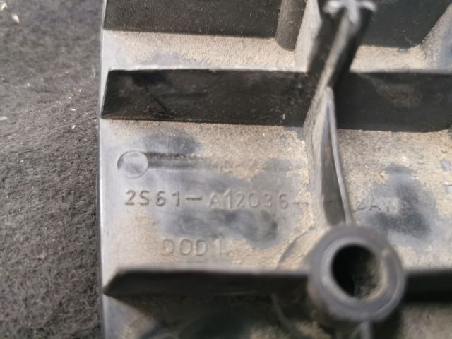 bontott FORD FIESTA V Lábtámasz Burkolat