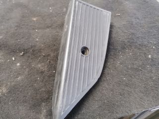 bontott FORD FIESTA V Lábtámasz Burkolat