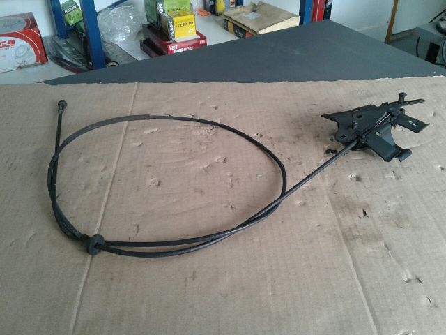 bontott FORD FIESTA V Motorháztető Nyitó Bowden