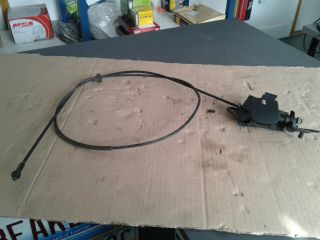 bontott FORD FIESTA V Motorháztető Nyitó Bowden