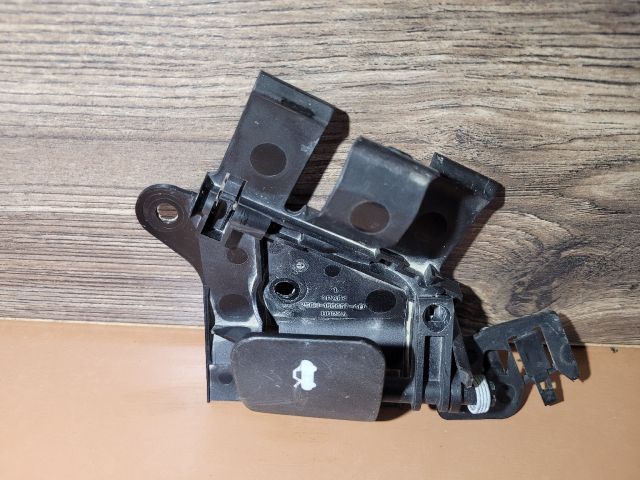 bontott FORD FIESTA V Motorháztető Nyitó Kar / Gomb