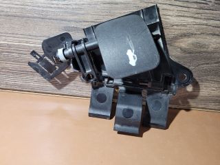 bontott FORD FIESTA V Motorháztető Nyitó Kar / Gomb