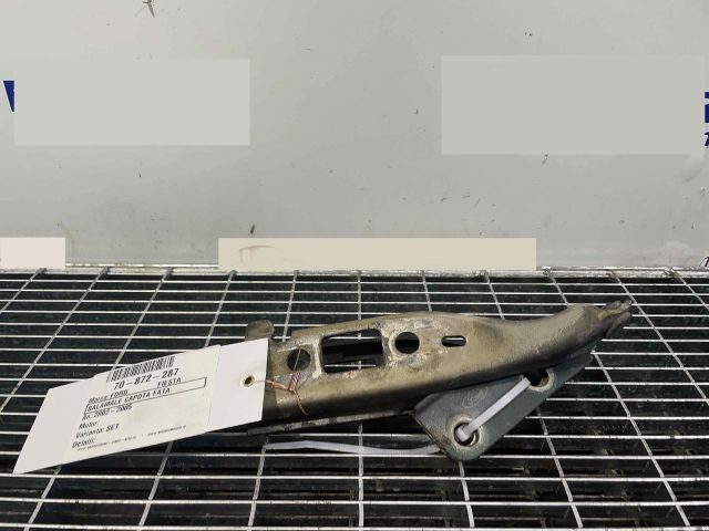 bontott FORD FIESTA V Motorháztető Zsanér Pár