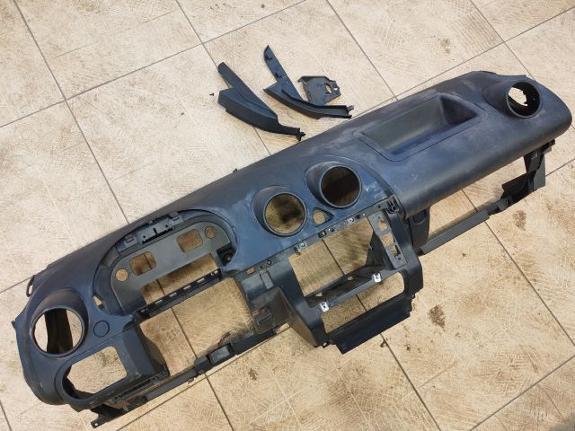 bontott FORD FIESTA V Műszerfal Héj