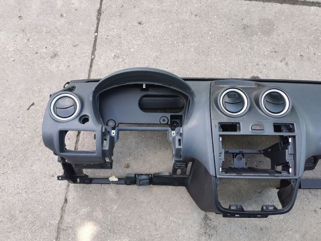 bontott FORD FIESTA V Műszerfal Héj