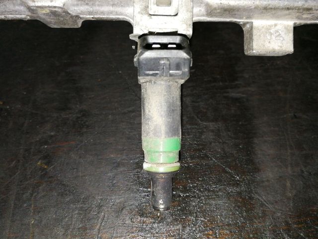 bontott FORD FIESTA V Porlasztó Sor / Híd