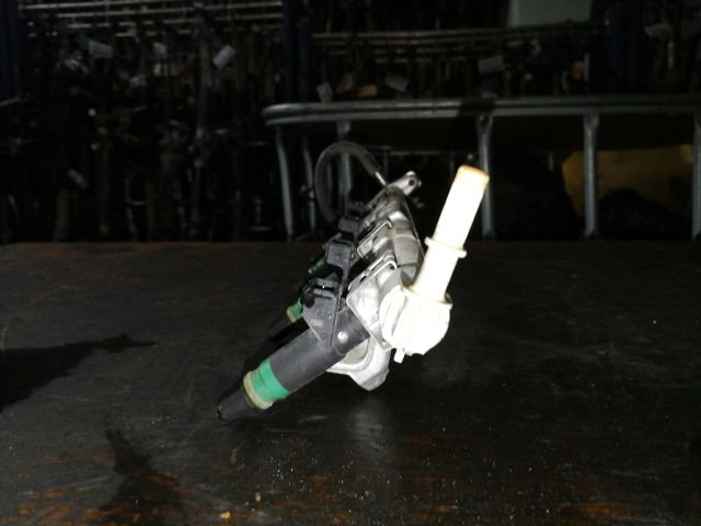 bontott FORD FIESTA V Porlasztó Sor / Híd